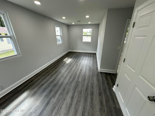 Foto del edificio - 105 Floyd Ln