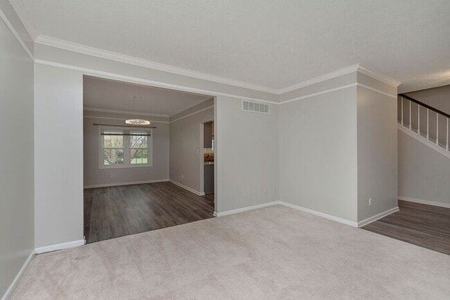 Building Photo - Lovely 4 Bedroom 2.5 Bath in Carmel's Park...