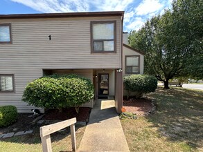 Building Photo - 12100 Rainwood Rd
