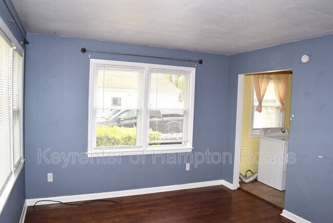 Building Photo - 9286 Marlow Ave
