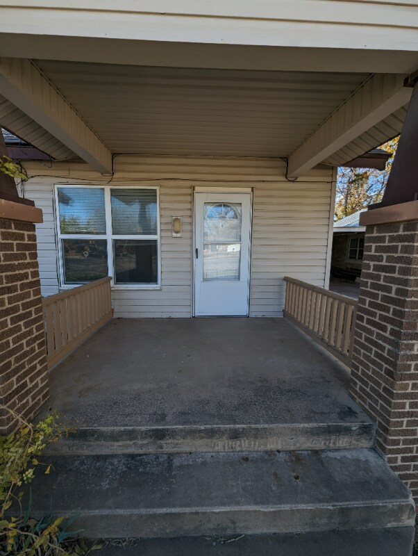 Building Photo - 423-425 Koberlin St
