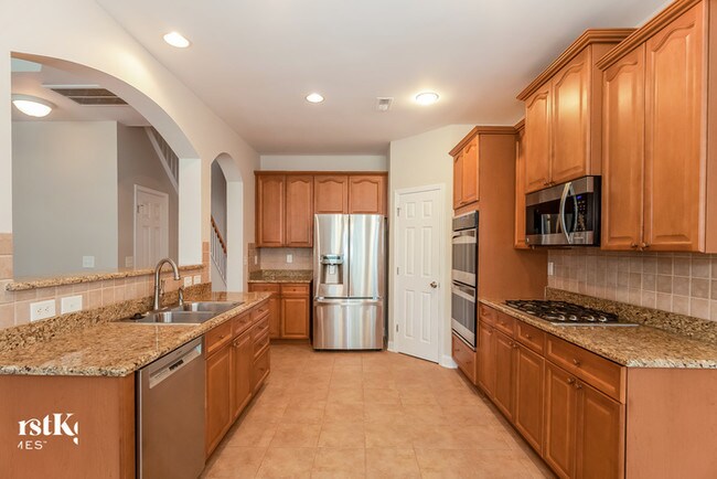 Foto del edificio - 129 Cloister Ln