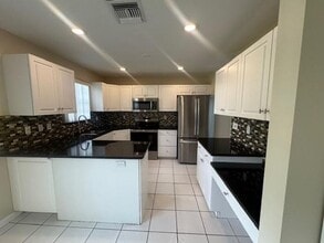 Building Photo - 3228 Jog Park Dr
