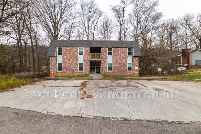 Building Photo - 2817 Colt Dr NE
