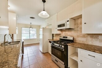Building Photo - 3022 Broadmead Dr