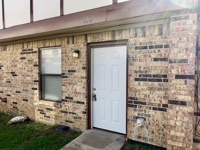 Foto del edificio - 3063 Olympia Dr