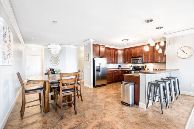 Foto del edificio - 1225 Lands End Pky