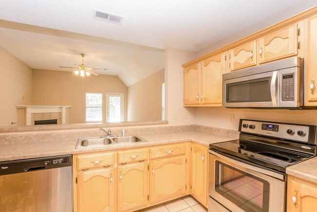 Building Photo - 8408 Cross Point Dr