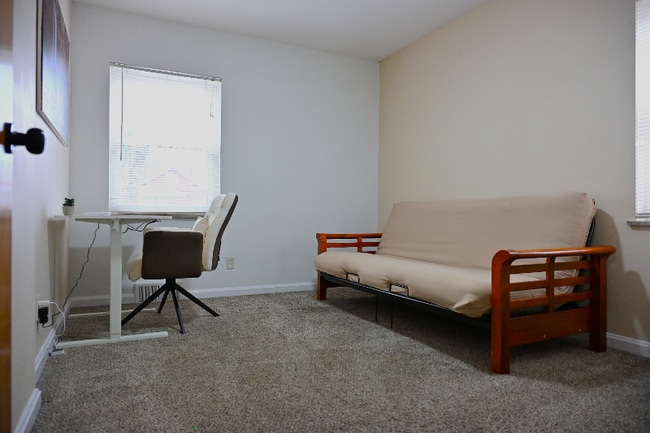 Building Photo - 21 Lake St