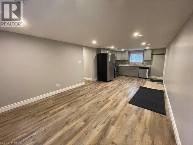 Building Photo - 124 Forest Hill Dr