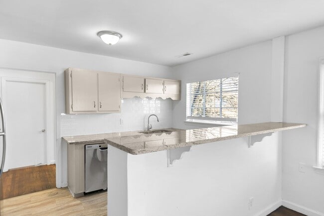 Interior Photo - Gean Rise