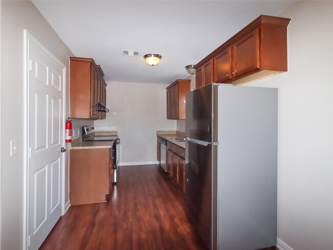 Foto del edificio - 7413 Blue Jay Dr