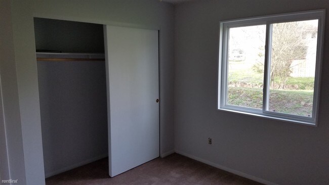 Foto del edificio - 2 br, 1 bath Condo - 2001 S Mattis Ave Apt B