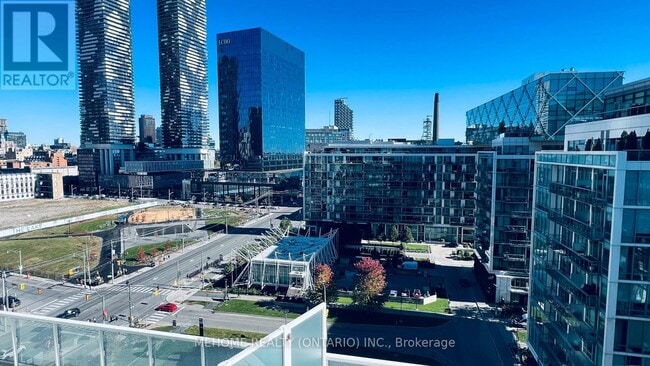 Building Photo - 15 Queens Quay E