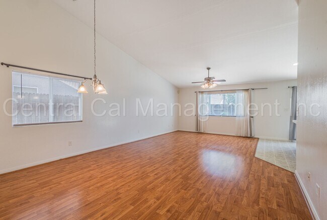Foto del edificio - 4 Bedroom/2 Bath Home in Desired Southwest...