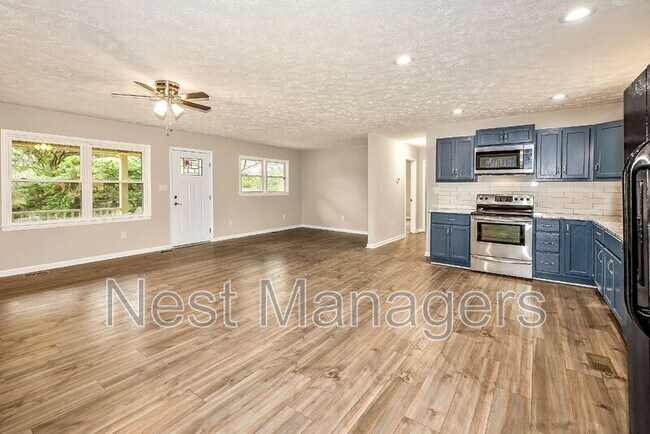Building Photo - 1604 Crescent Dr