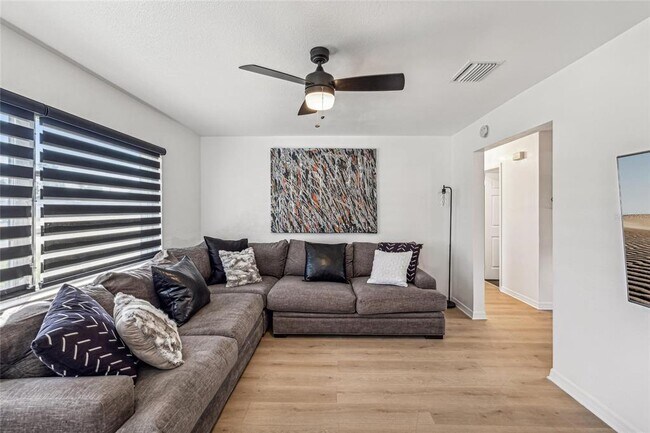 Foto del edificio - 2000 57th St N