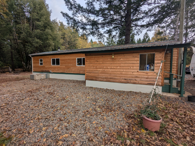 Building Photo - 232 Ivy Dr