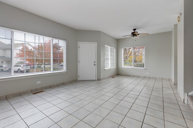 Foto del edificio - 128 Creston Cir