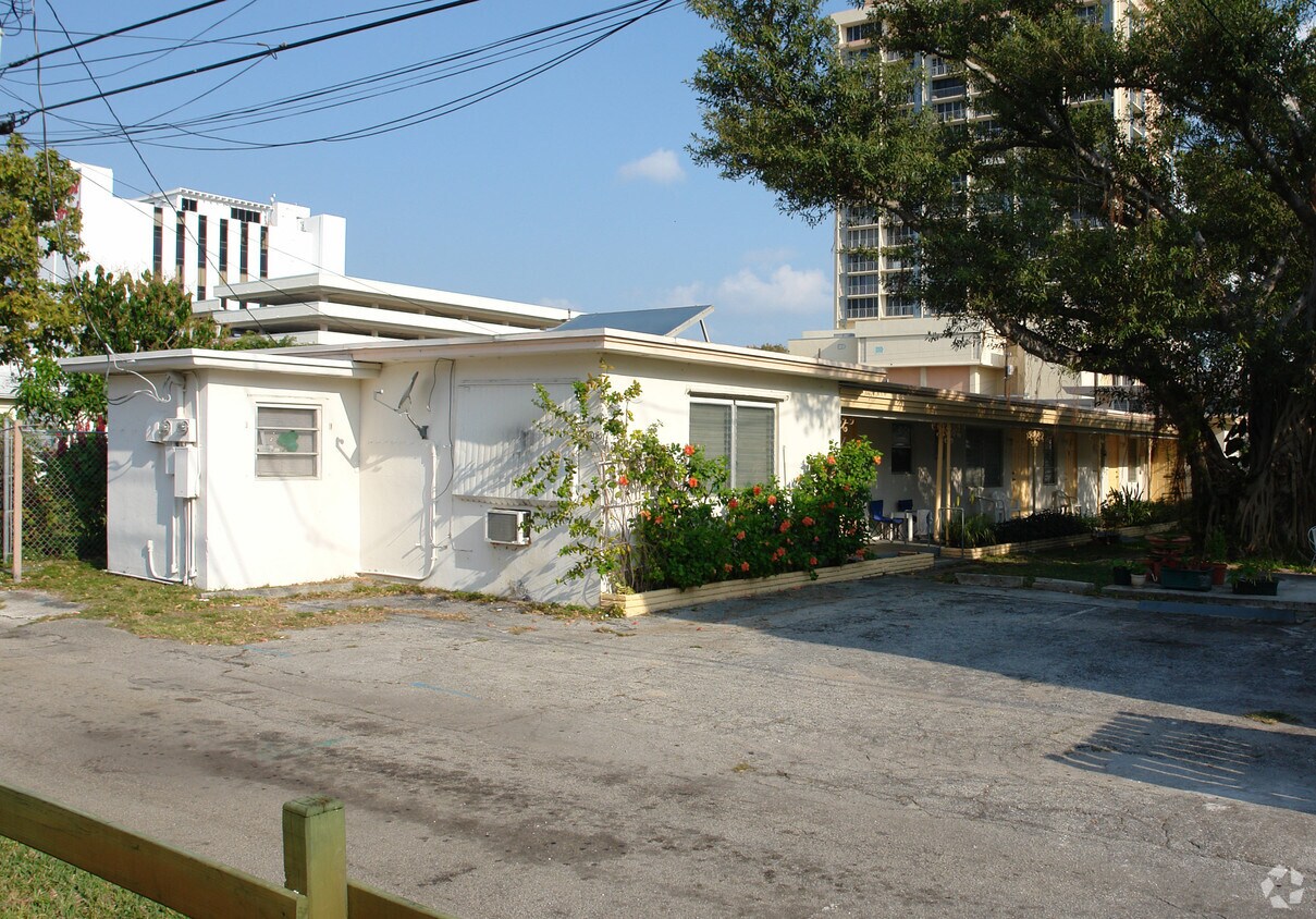 Foto principal - 1708 Van Buren St
