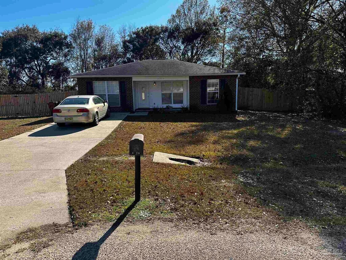 Primary Photo - 4026 Charles Cir