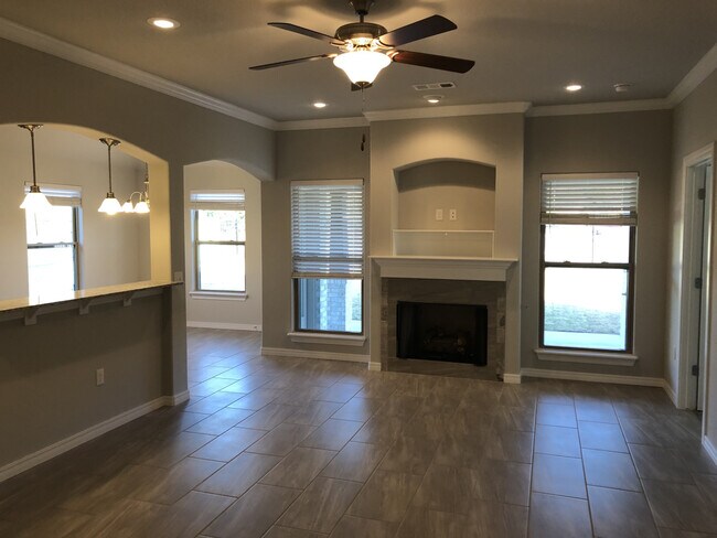 Building Photo - 4255 W Divide Dr
