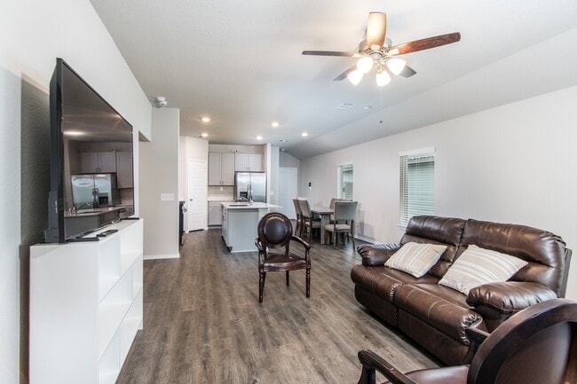 Building Photo - 11599 Lazy Oak Crk Dr