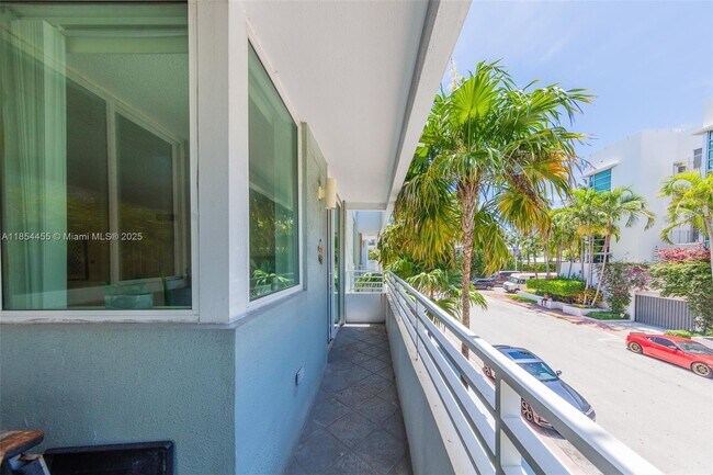 Building Photo - 7800 Collins Ave