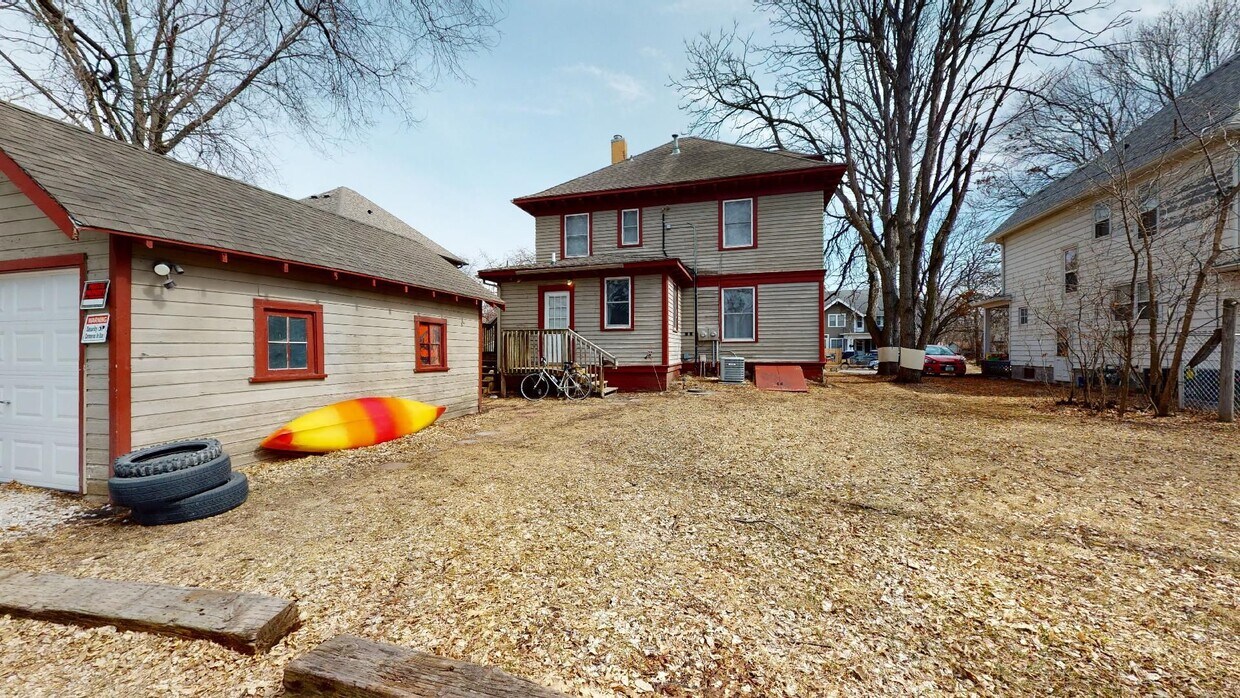 Primary Photo - AVAILABLE August! - 807 Grand Ave