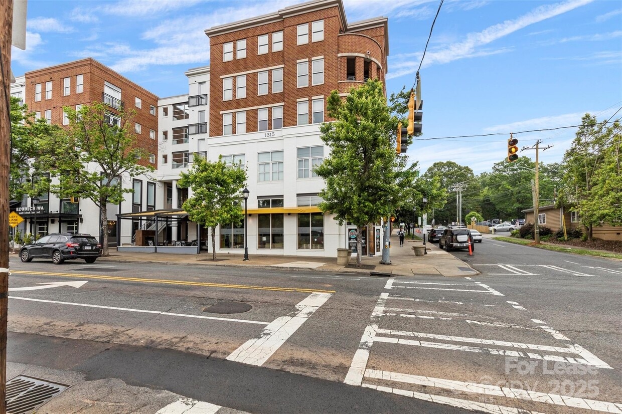 Foto principal - 1315 East Blvd