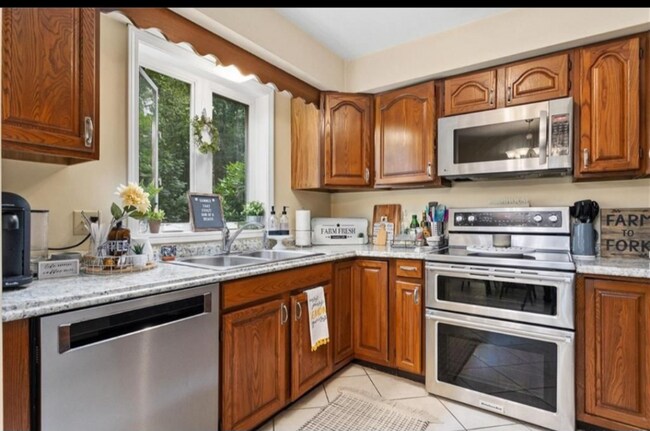 Foto del edificio - 60 Oak Hill Ln