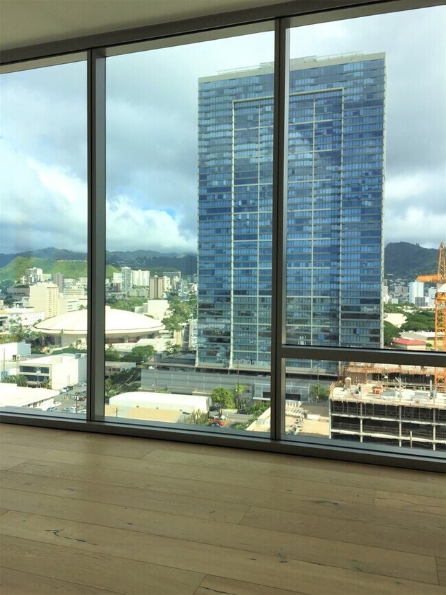 Foto del edificio - Kakaako: Ae'o - 2 Bed, 2 Bath Condo with one Parking (Electric Car OK!)