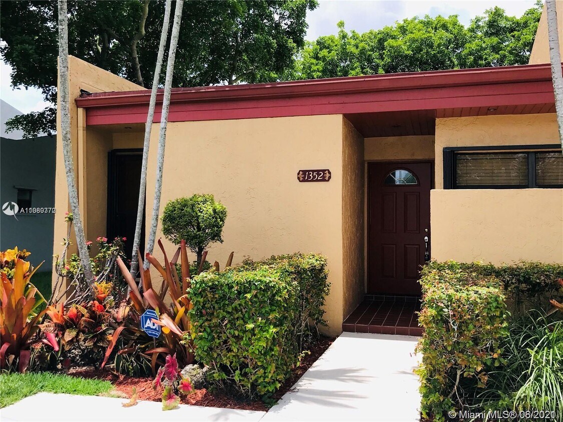 Primary Photo - 1352 NW 97th Terrace