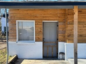 Building Photo - 1330 Barry St