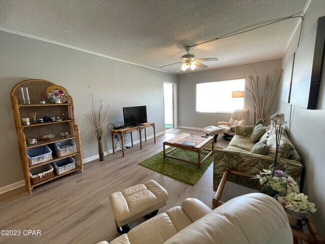 Foto del edificio - 112 Fairway Blvd