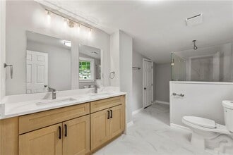 Building Photo - 5901 Ridge Dr SE