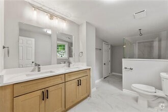 Building Photo - 5901 Ridge Dr SE
