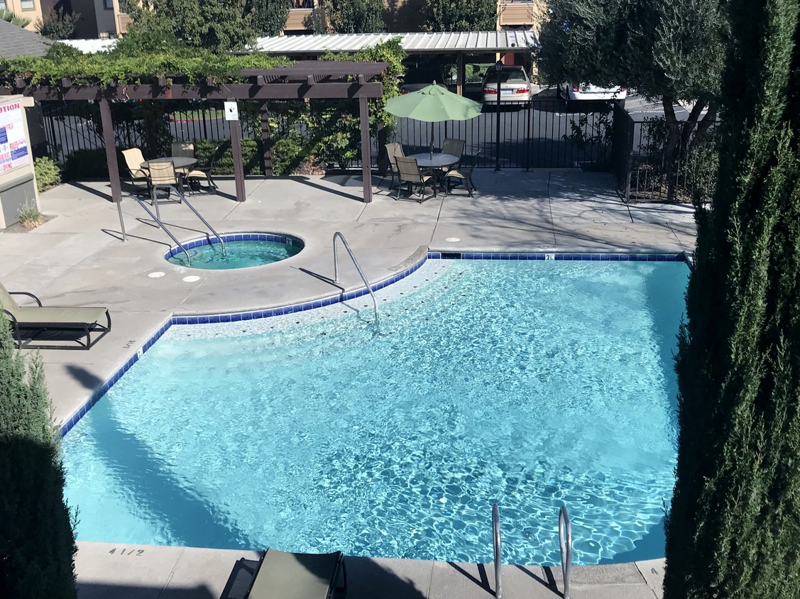 Avalon Place Apartments Manteca Ca Apartments Com