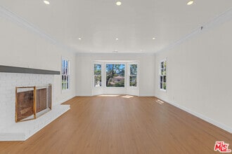 Building Photo - 1939 Holmby Ave
