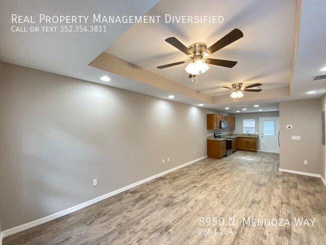 Foto del edificio - 8950 N Mendoza Way