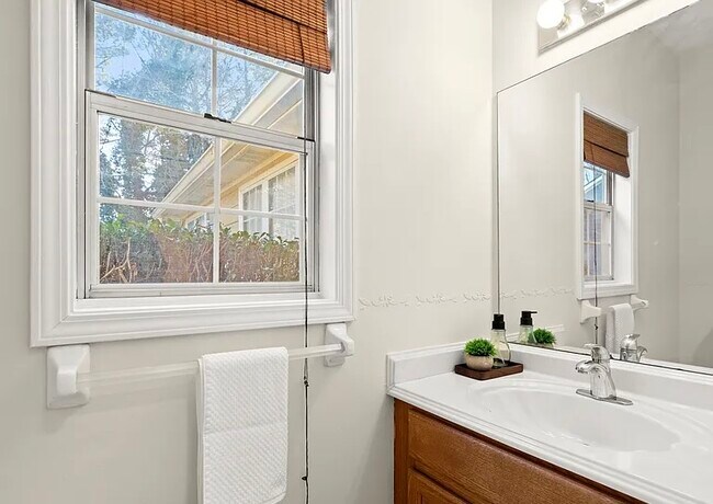 Foto del edificio - 4235 Marjorie Rd SW