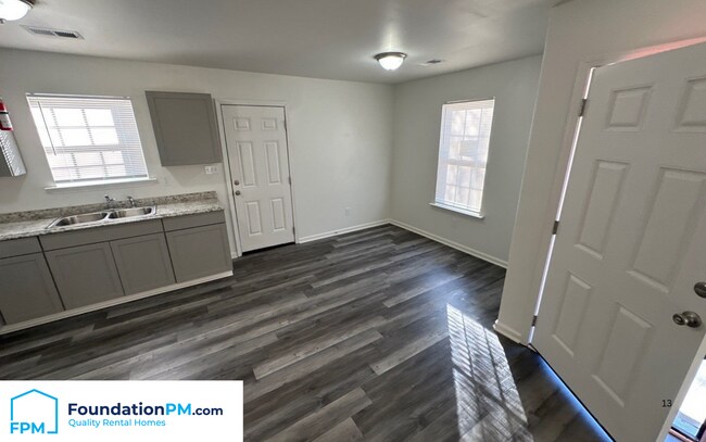 Foto del edificio - 4360 Kerwin Dr