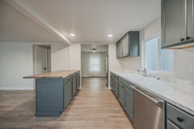Foto del edificio - 415 B St