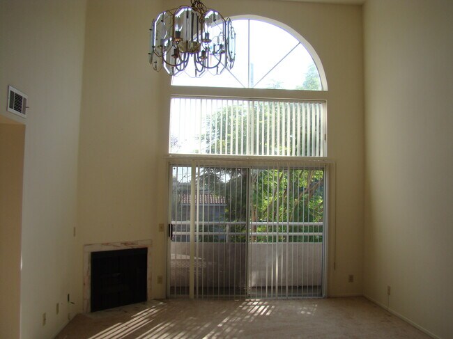 Featured window - 4631 Kester Ave