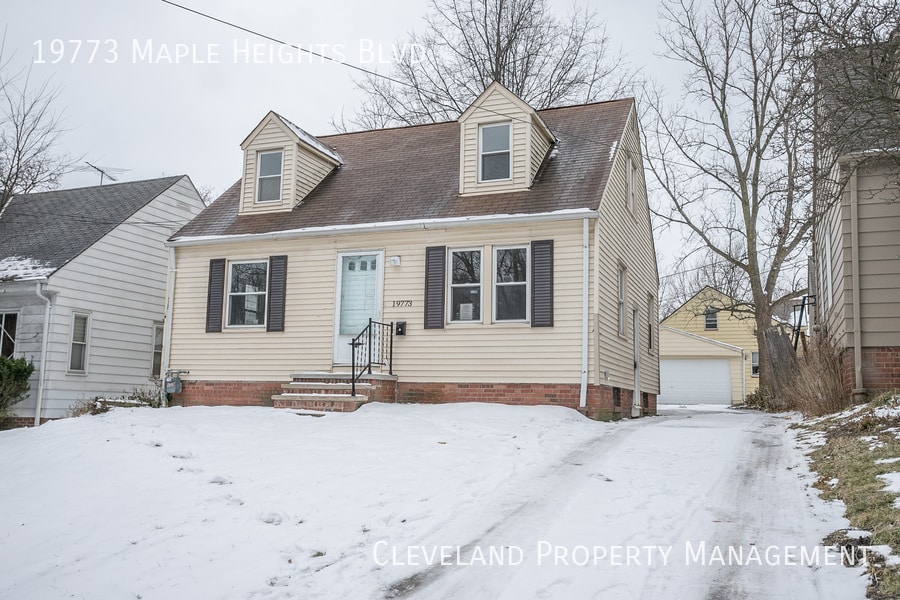 Updated Maple Hts Bungalow House for Rent in Maple Heights, OH