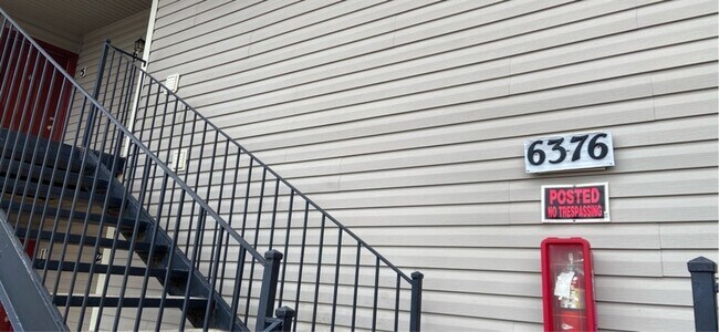 Foto del edificio - 6376 Applecross Ave
