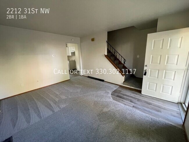 Building Photo - Two bedroom one bathroom townhouse for rent