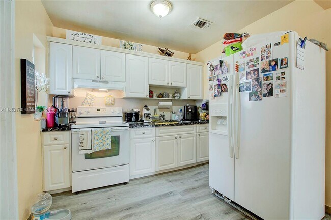 Building Photo - 1721 SW 75th Avenue Rd