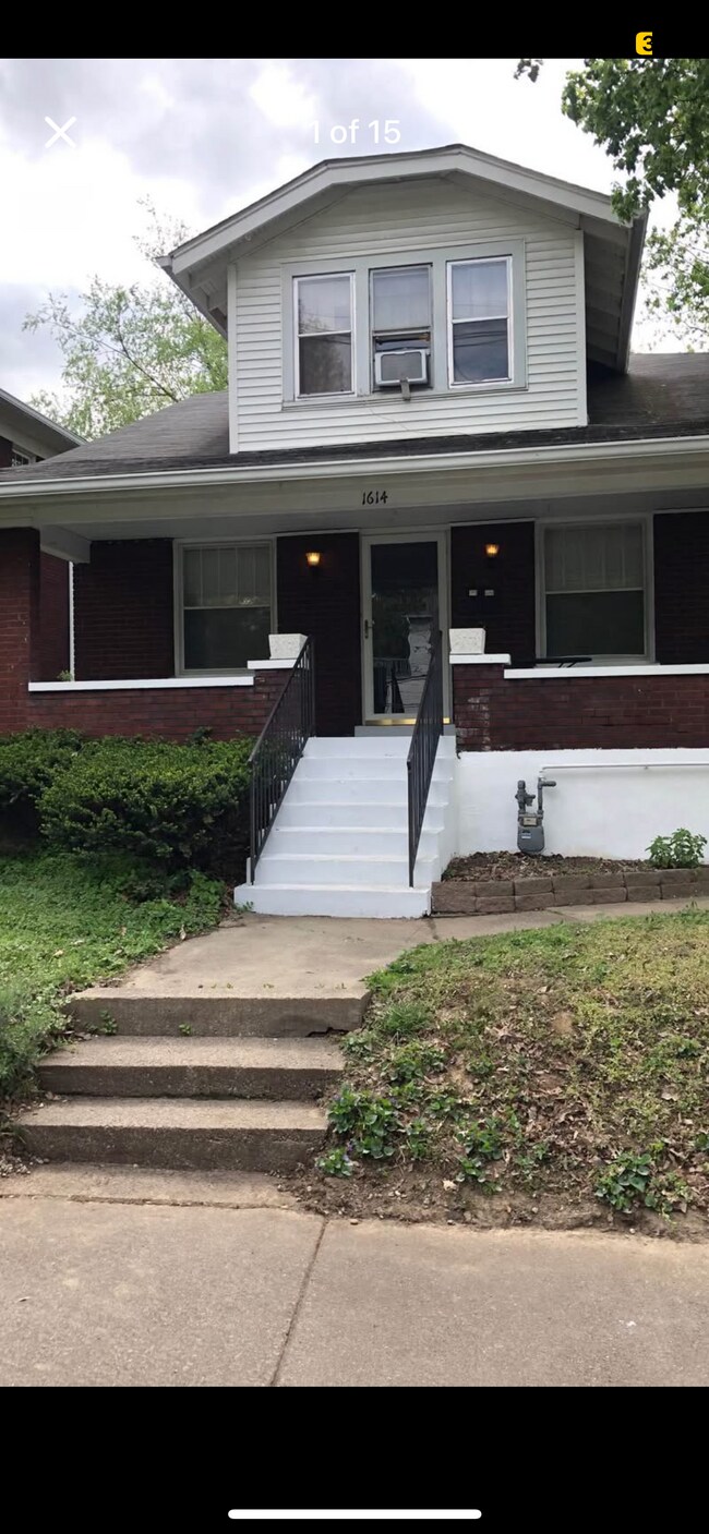 Welcoming front porch! - 1615 Fernwood Ave