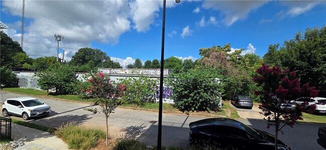 Foto del edificio - 129 Bert Ln SE